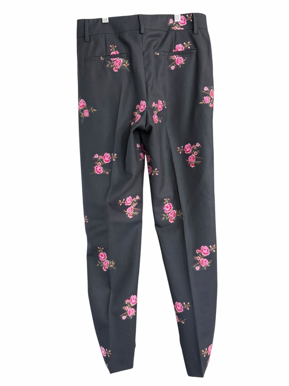 RED Valentino floral-appliquéd wool-blend twill tapered pants in black and pink - Picture 6 of 11
